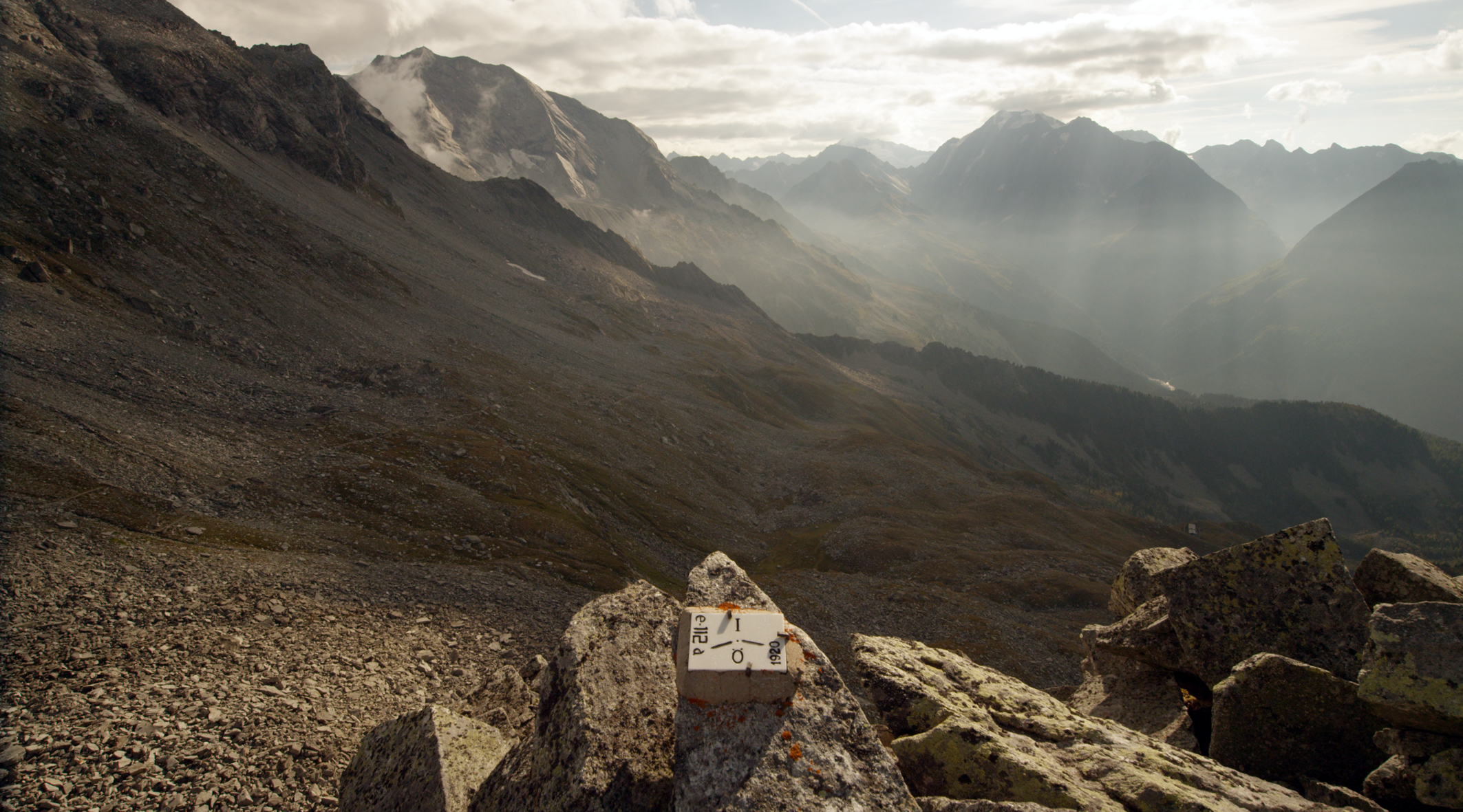 DIE BAULICHE MASSNAHME Grenzstein (C)NGF