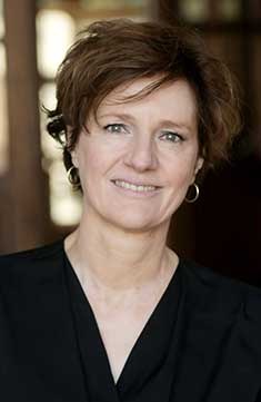 doris-knecht-2(c)HeribertCorn_hf_i.jpg
