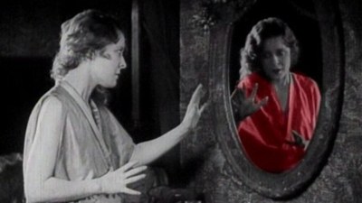 Dorothy_Davenport_The_red_Kimono_Still.jpg