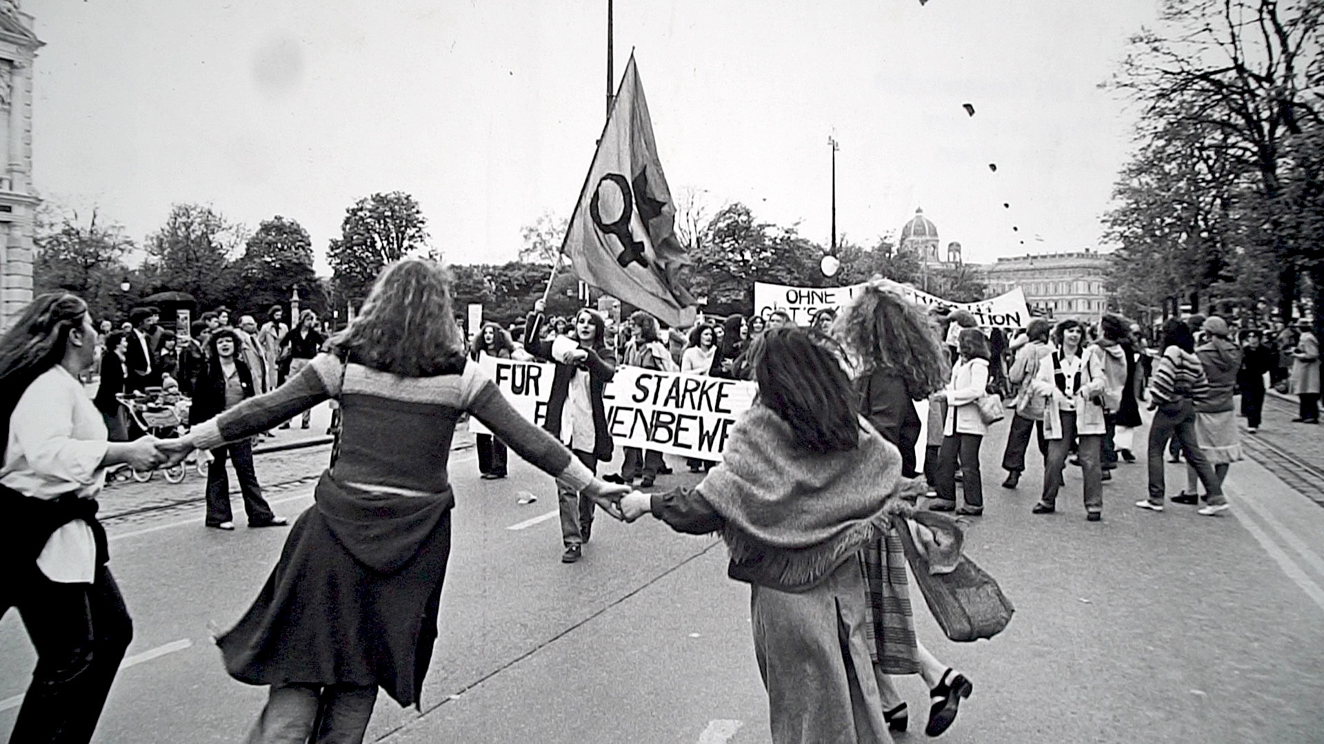 Frauenbewegung©Susanne Riegler.jpg