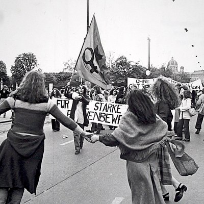Frauenbewegung©Susanne Riegler.jpg