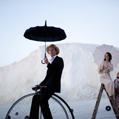 dunkelbunt- 1 by Julia Wesely.jpg