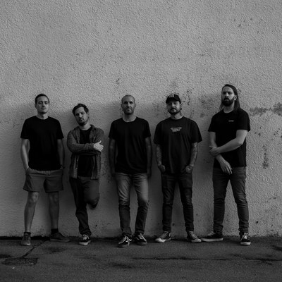 triste_band_white-wall.jpg
