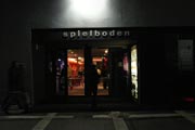 Spielboden Aussenansicht Nacht 2