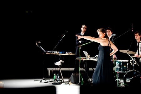 aktionstheater_welche_krise-_10.jpg