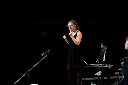 aktionstheater_welche_krise-_21.jpg