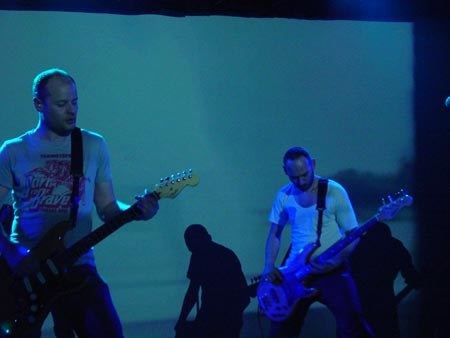 sofa_surfers_09.jpg