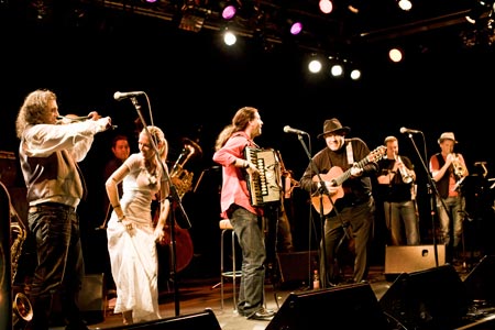 dusa-orchestra_friends_15.jpg