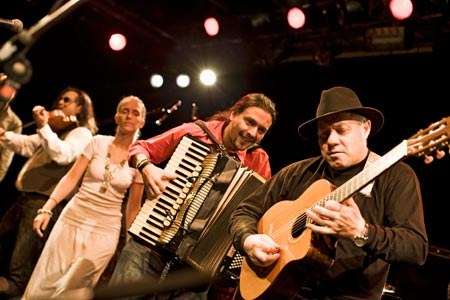 dusa-orchestra_friends_17.jpg