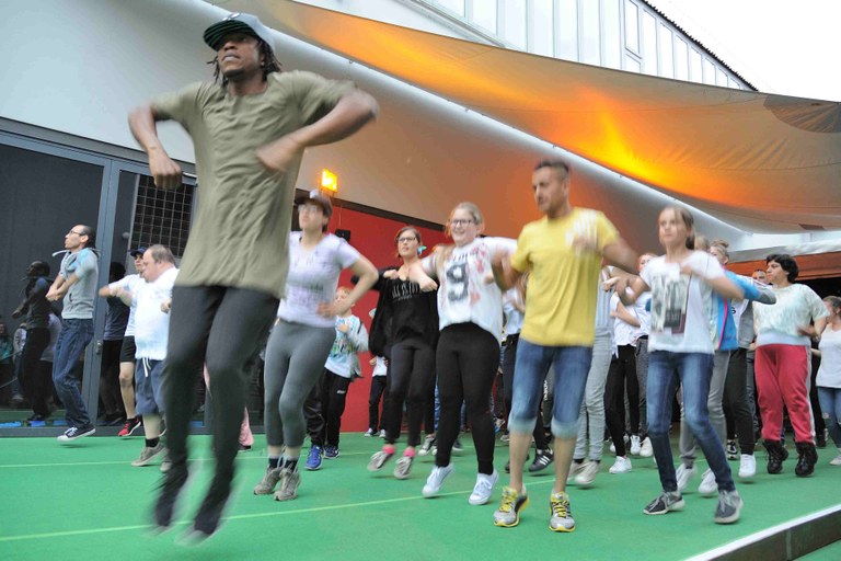 CommunityDance_37.JPG
