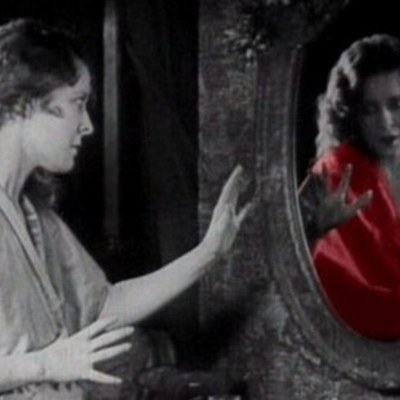 Dorothy_Davenport_The_red_Kimono_Still.jpg